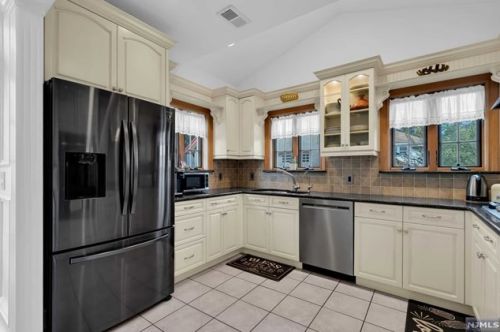 243 Morningside Ave, Cliffside Park NJ  07010-1406 exterior