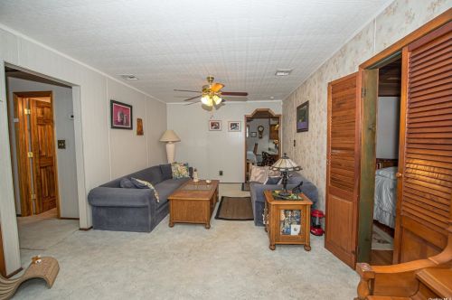 531 Rockaway St, West Islip NY  11795-1417 exterior