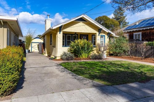 407 Carrillo St, Santa Rosa, CA 95401-5113