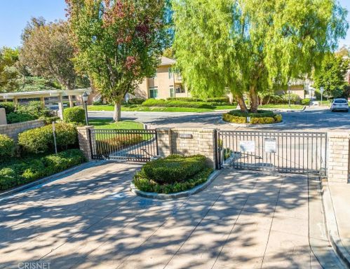 24001 Arroyo Park Dr, Santa Clarita CA  91355-3739 exterior