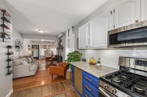 61 Church Ave, Warwick RI  02889-3377 exterior
