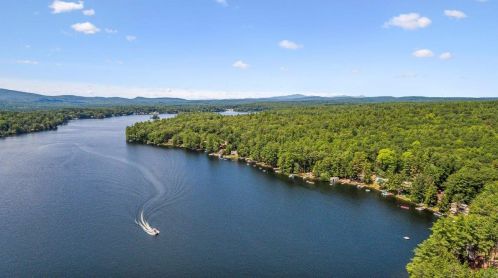 44 Roberts Cove Rd, Wakefield NH  03872-4741 exterior