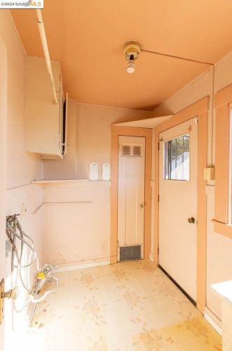 1735 Liberty St, Richmond CA  94530-1912 exterior