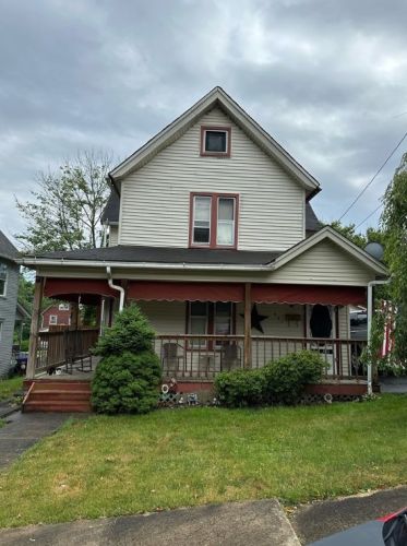 527 B St, Hermitage, PA 16146-4921