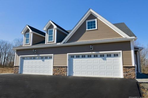 66 Brookview Cir, Bristol, CT 06010