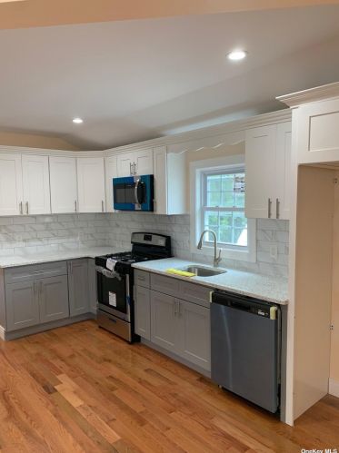 239-38 147th Dr, Jamaica, NY 11422-3231