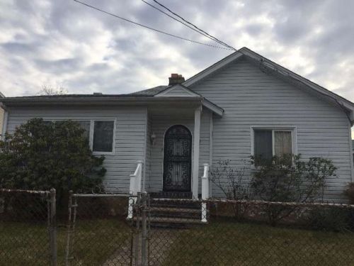 66 Gormley Ave, Roosevelt, NY 11575-2417