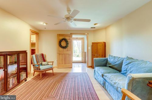 3714 Mountain Rd, Haymarket VA  20169-1739 exterior