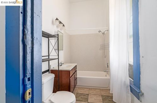 760 29th St, Oakland CA  94606-3510 exterior