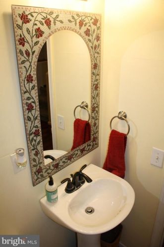 2344 Derry St, Harrisburg PA 17111-2616 exterior