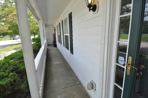 613 River Dr, Darbydale, OH 43123-9359
