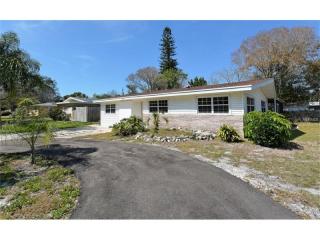 3075 Bay St, Sarasota, FL 34237-7301