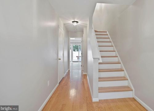 1704 Random Stone Ct, Herndon, VA 20190-3251
