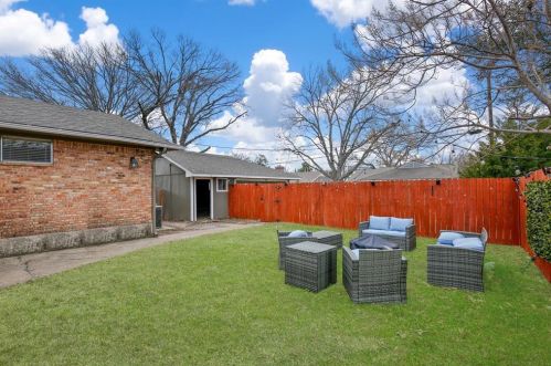 10005 Chippendale Dr, Dallas TX  exterior