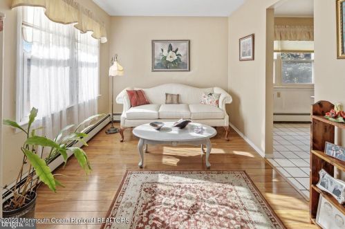 10 Lowell Ct, Bricktown NJ  08724-2423 exterior