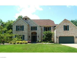 2406 Indianpath Dr, Cleveland, OH 44145-2084
