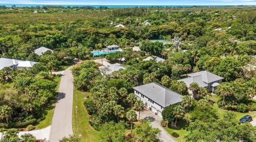 1835 Farm Trl, Sanibel FL  33957-4119 exterior