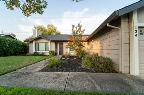 124 Mesquite Ct, Folsom, CA 95630-4845