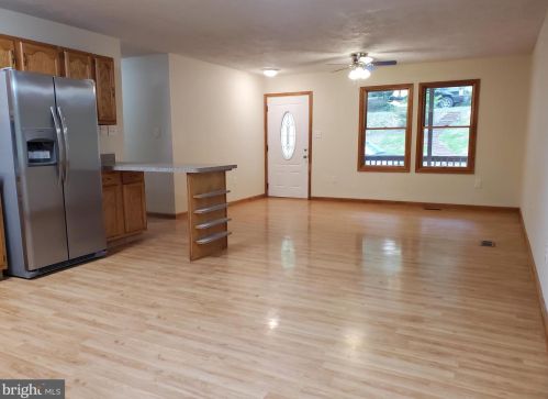 152 Deer Place Ct, Strasburg, VA 22657-5550