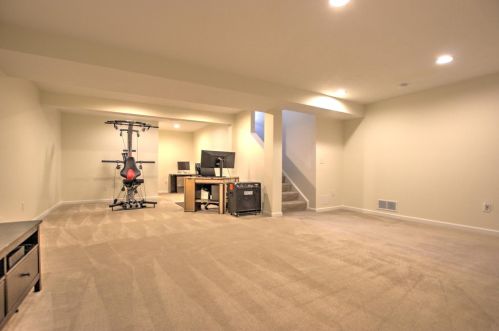 318 Patriot Ct, Liberty Township OH  45036 exterior