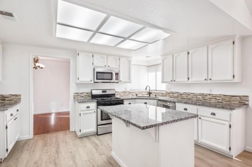 7934 Kyle Ct, Citrus Heights CA  95610-2461 exterior