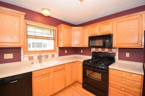 630 Annecy Park Cir, Waterford WI  53185-4262 exterior