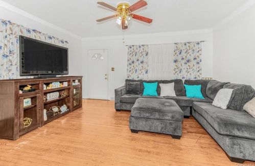 2724 Morgan Ave, Bronx, NY 10469-5521