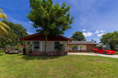 1819 Hiltonia Cir, West Palm Beach, FL 33407-3517
