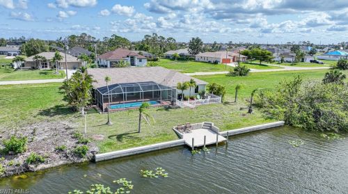 2812 1st Ter, Cape Coral, FL 33991-1218