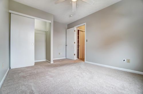 122 Wyckshire Dr, Pataskala OH  43062-7345 exterior