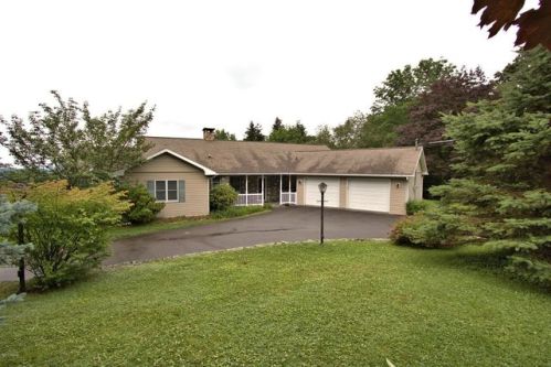 301 Gumbletown Rd, Paupack, PA 18451-7741