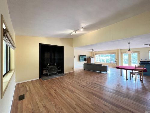 4580 Feliz Creek Rd, Hopland, CA 95449-9775