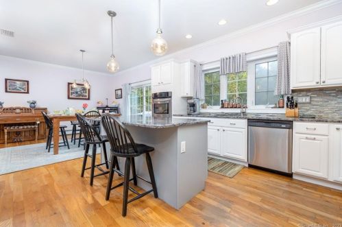 93 Deer Run Dr, Colchester CT  06415-1806 exterior