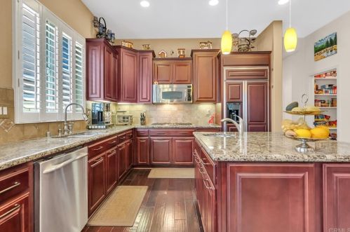 662 Canterbury Cir, Vacaville CA  95687-8225 exterior