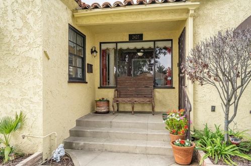 2427 Pine Ave, Long Beach, CA 90806-3029