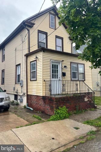 49 Capitol St, West Deptford NJ  08066-1011 exterior