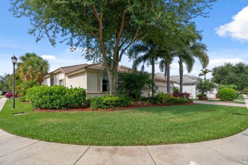 102 San Vincente Pl, West Palm Beach, FL 33418-1721