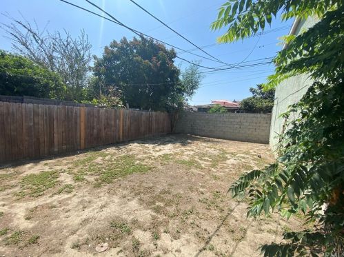 708 Plum St, Compton CA  90222-3940 exterior