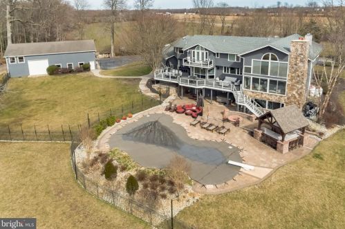 125 Commissioners Pike, Pilesgrove NJ 08098-2033 exterior