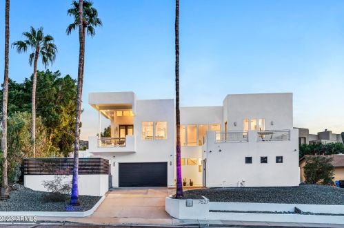 7627 22nd St, Phoenix AZ  85020-4706 exterior