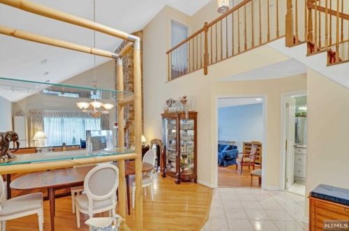 97 Suleski Ct, Mahwah NJ  07430-2961 exterior