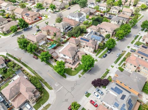 576 Bramblewood Ave, Lathrop CA 95330-9370 exterior