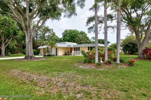 2186 44th Ave, Vero Beach, FL 32966-2041