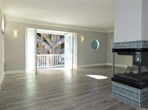 14 Loma Ave, Long Beach, CA 90803-2644