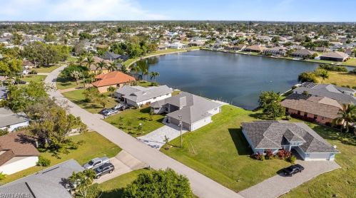 207 22nd Ave, Cape Coral, FL 33909-2855