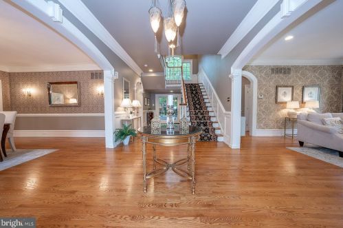 315 Blackburn Dr, Berwyn PA  19312-2801 exterior