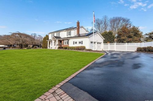 131 Boylan Ln, Blue Point, NY 11715-1805