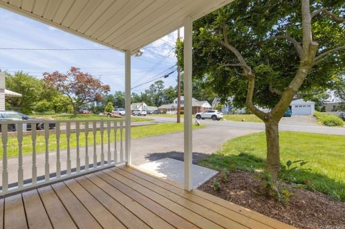 21 Stanley Rd, Garnerville NY  10923-1504 exterior