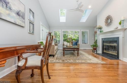 3 Country Club Dr, Annandale NJ  08801-1637 exterior