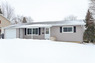 827 Meadow Ln, Mayville, WI 53050-1453